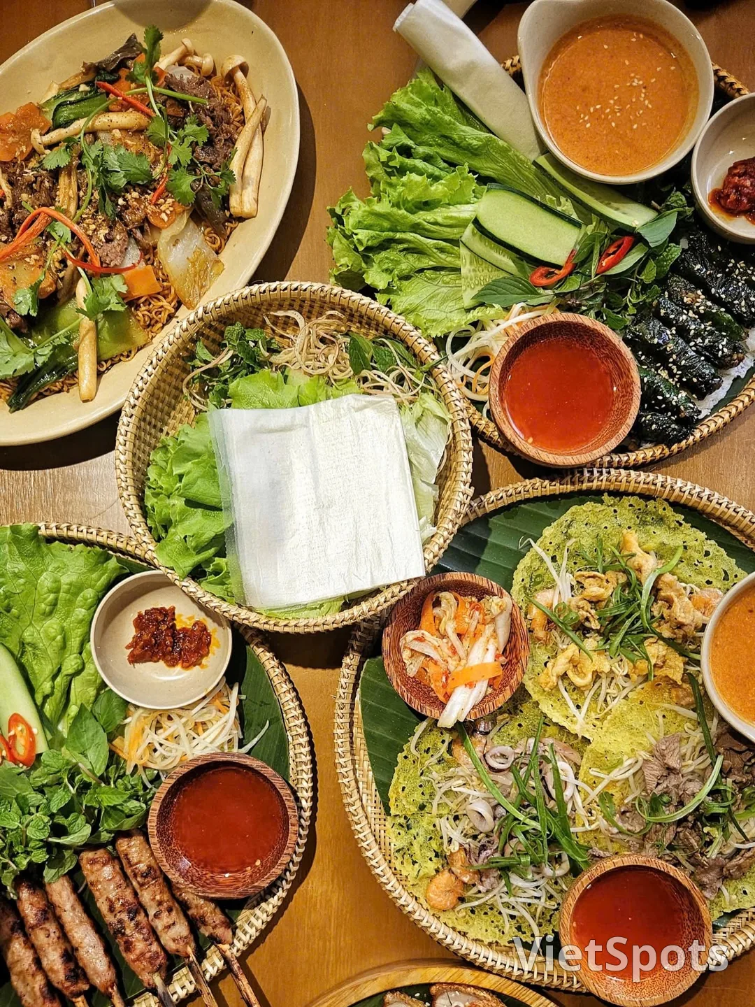 Bếp Cuốn Đà Nẵng – Discover Vietnamese cuisine through traditional rolled dishes