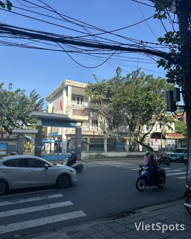 ☀️ 10월 23일 다낭 날씨: 소나기여 안녕, 비 그치고 화창한 금요일을 맞이하세요! 🌤️✨