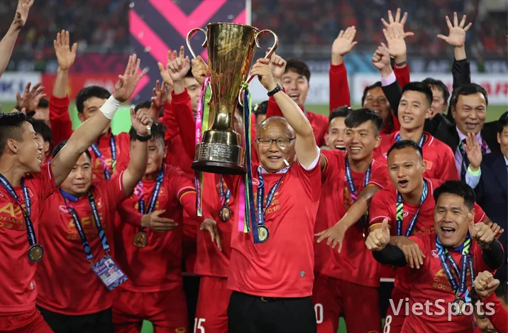베트남과 축구 ⚽ 1부 : 박항서 감독이 베트남에서 인기인이 된 이유