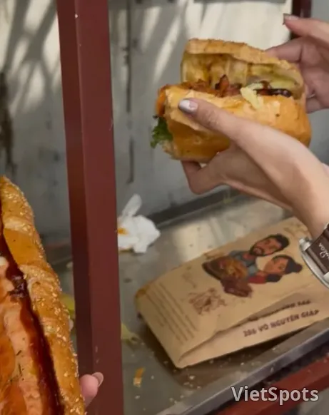 🥖🧀 Must-try cheese bánh mì spot at My Khe Beach - Sails Banh Mi (Bánh mì SAILS AND SKEWERS)