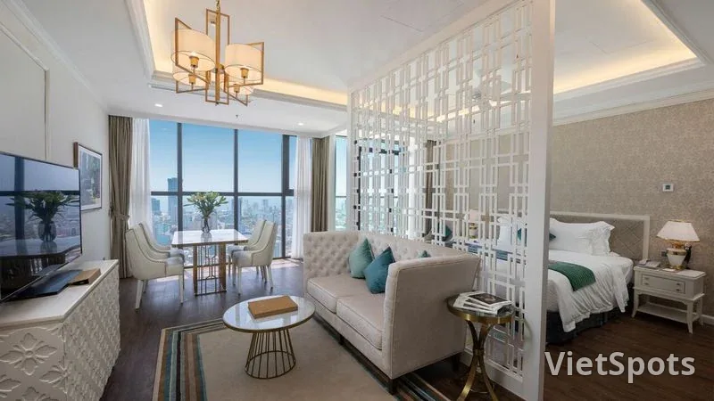 本以为只是出逃躲清静,谁知竟在MELIÁ VINPEARL DANANG RIVERFRONT被宠得像皇室一样!🌟✨