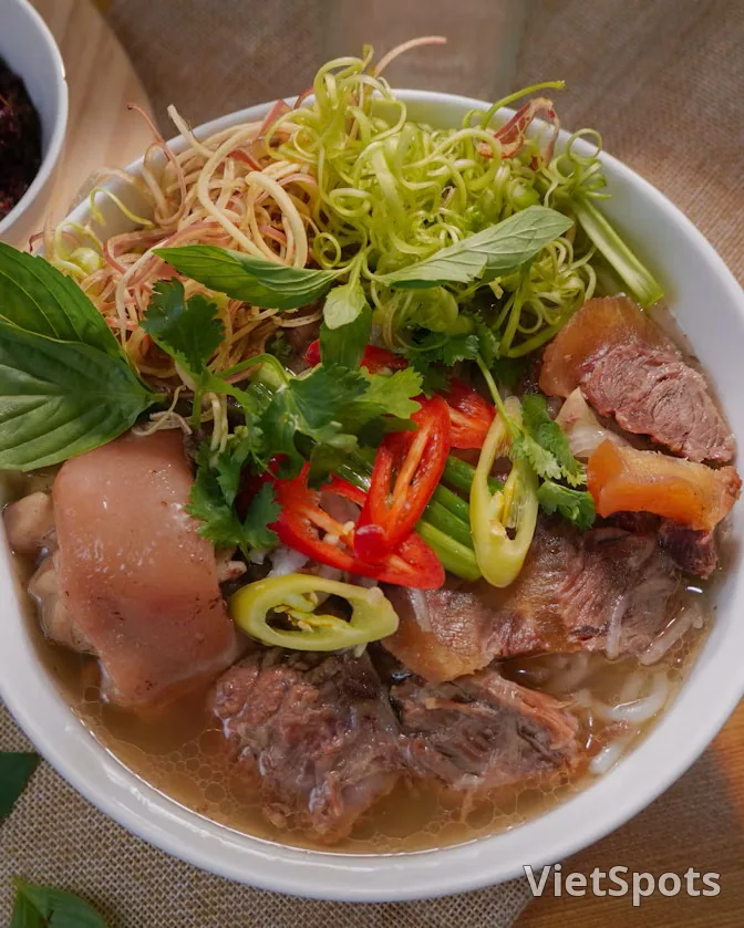 🍜 ダナンで何を食べよう？現地グルメ・メニュー・レストランの価格を総まとめ