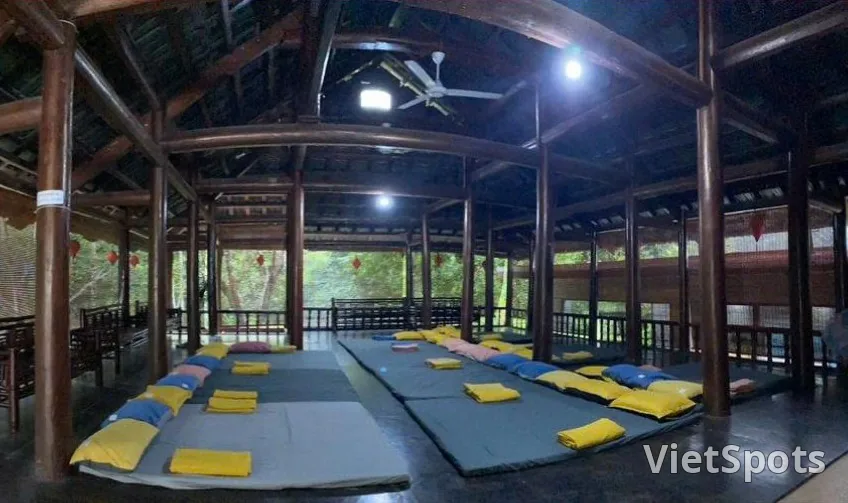 高脚屋露营