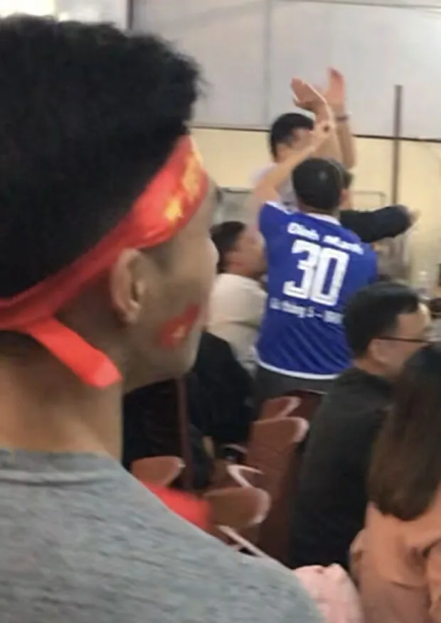 サポーター赤シール