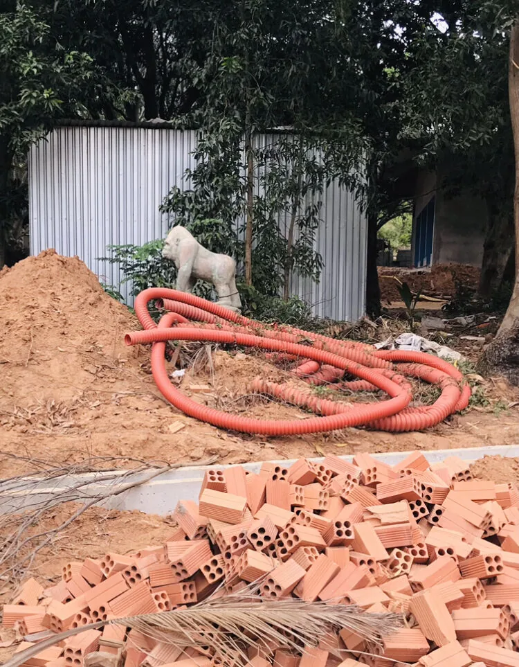 建築中裏側