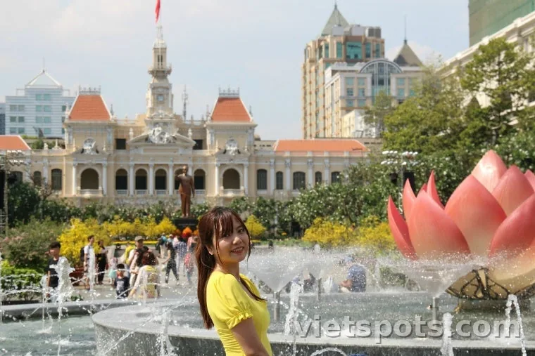 Phát sóng từ Thành phố Hồ Chí Minh. Bí quyết để hai vợ chồng tận hưởng cuộc sống ở Việt Nam và những dự định sắp tới