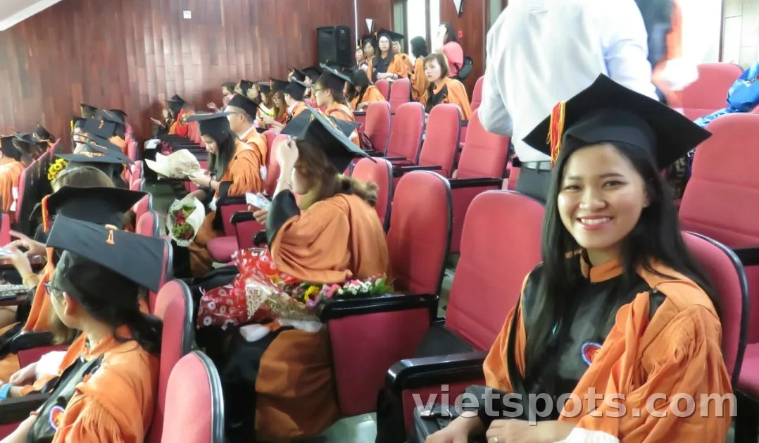 Di cư sang Việt Nam cùng con cái! Những điều cần lưu ý khi cho con đi học