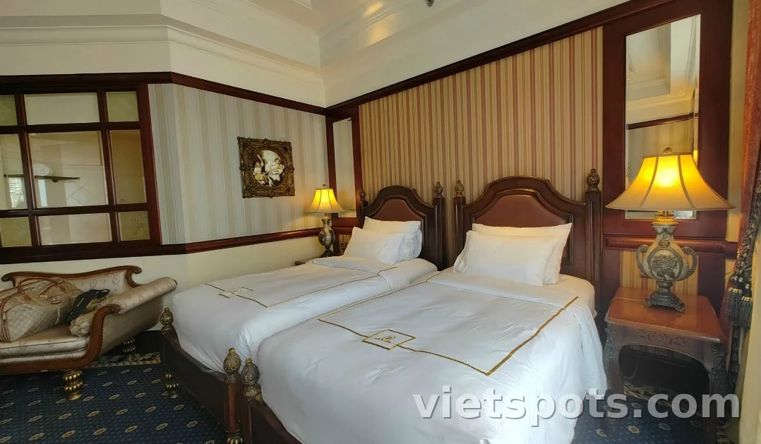 Giới thiệu Vũng Tàu, nơi một gia đình chuyển đến sinh sống ở TP. Hồ Chí Minh, Việt Nam ghé thăm khoảng 5 lần một năm