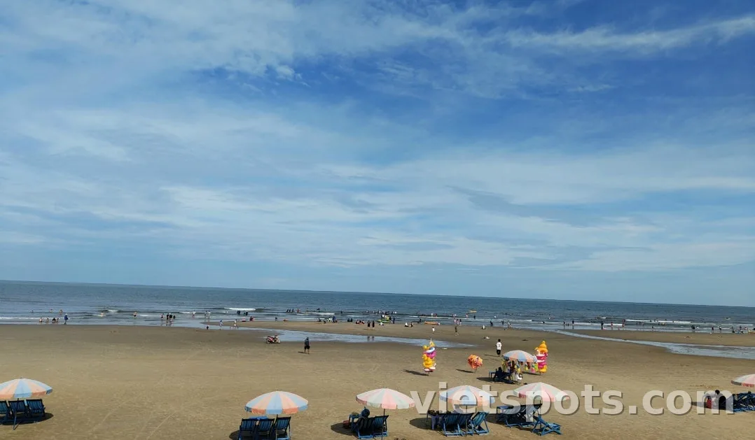 Giới thiệu Vũng Tàu, nơi một gia đình chuyển đến sinh sống ở TP. Hồ Chí Minh, Việt Nam ghé thăm khoảng 5 lần một năm