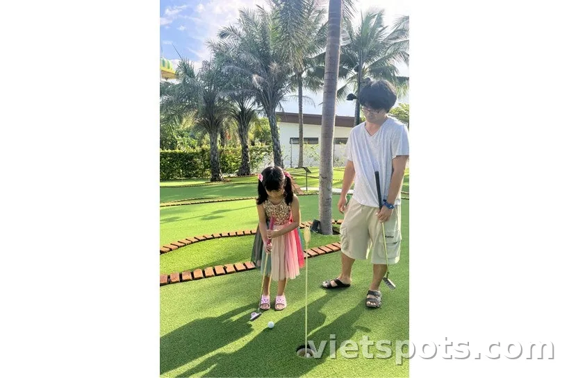 Bài ghi lại trải nghiệm nghỉ đêm tại khách sạn của khu nghỉ dưỡng ẩn mình "Cam Ranh" ở Việt Nam