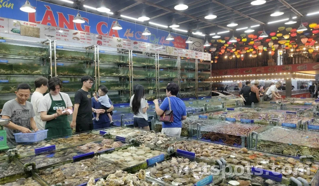 【Nhật ký du lịch Đà Nẵng】Đêm ngày 1: Tận hưởng sự kiện Cầu Rồng & hải sản thỏa thích!