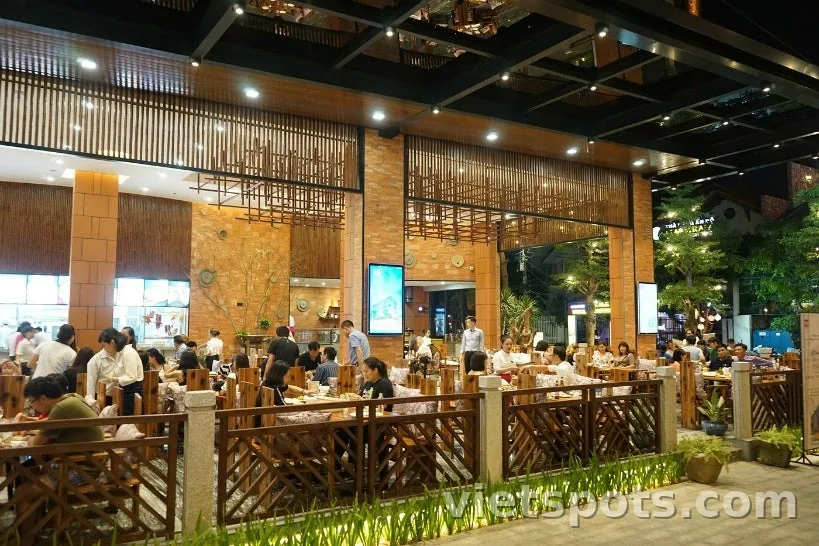 【Nhật ký du lịch Đà Nẵng】Đêm ngày 1: Tận hưởng sự kiện Cầu Rồng & hải sản thỏa thích!
