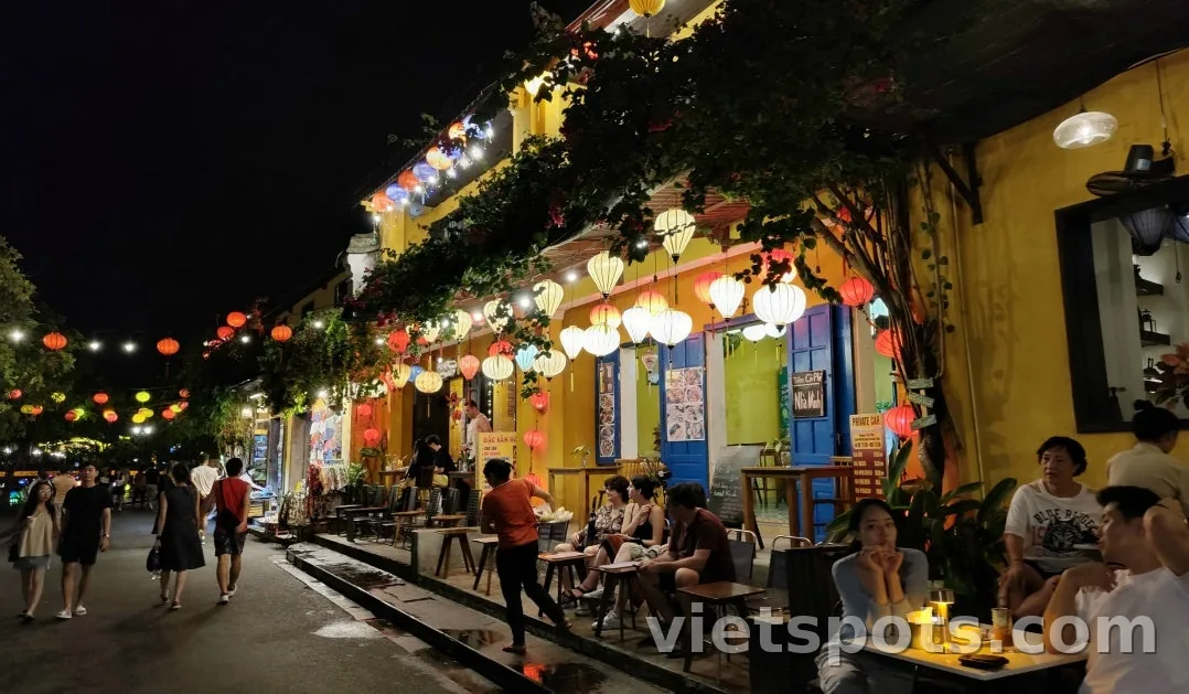 [Nhật ký du lịch Đà Nẵng] Đêm ngày thứ 2: Dạo bước phố cổ Hội An! Ngồi thuyền thả đèn hoa đăng