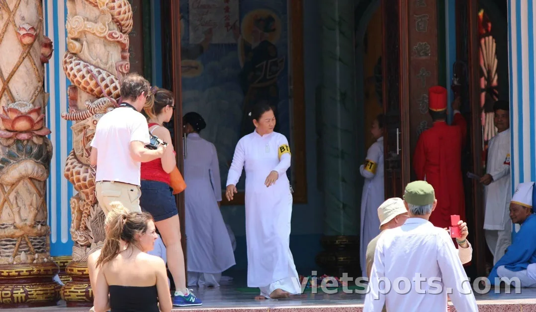 Cách đặt "tour tùy chọn tại địa phương" giá rẻ khi du lịch Việt Nam