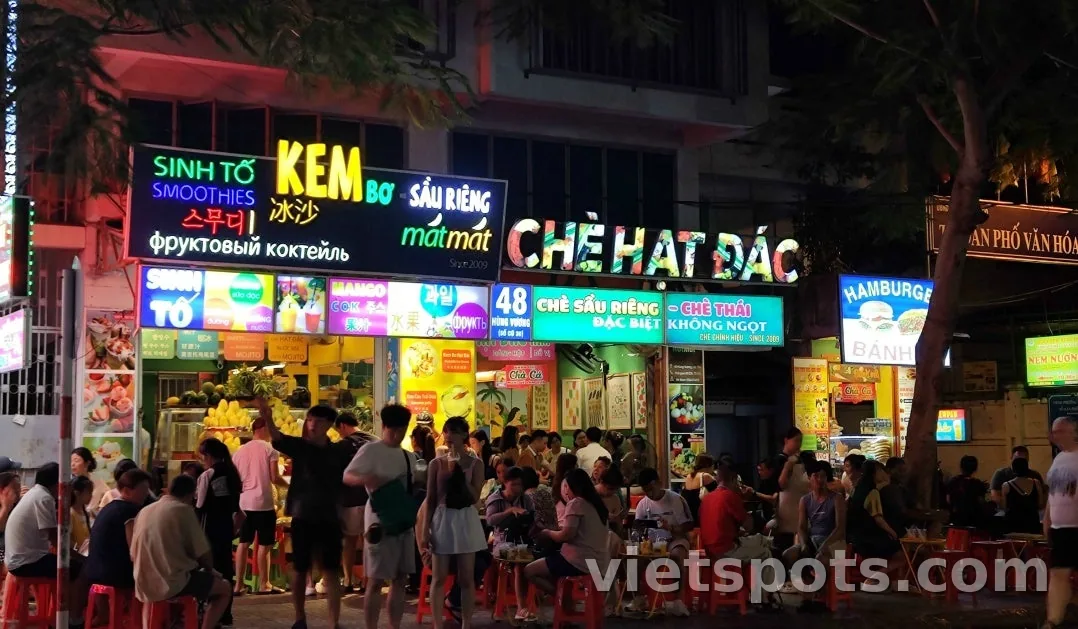 [Nhật ký du lịch Nha Trang] Đêm ngày thứ 2: Tản bộ tùy hứng trong thành phố về đêm