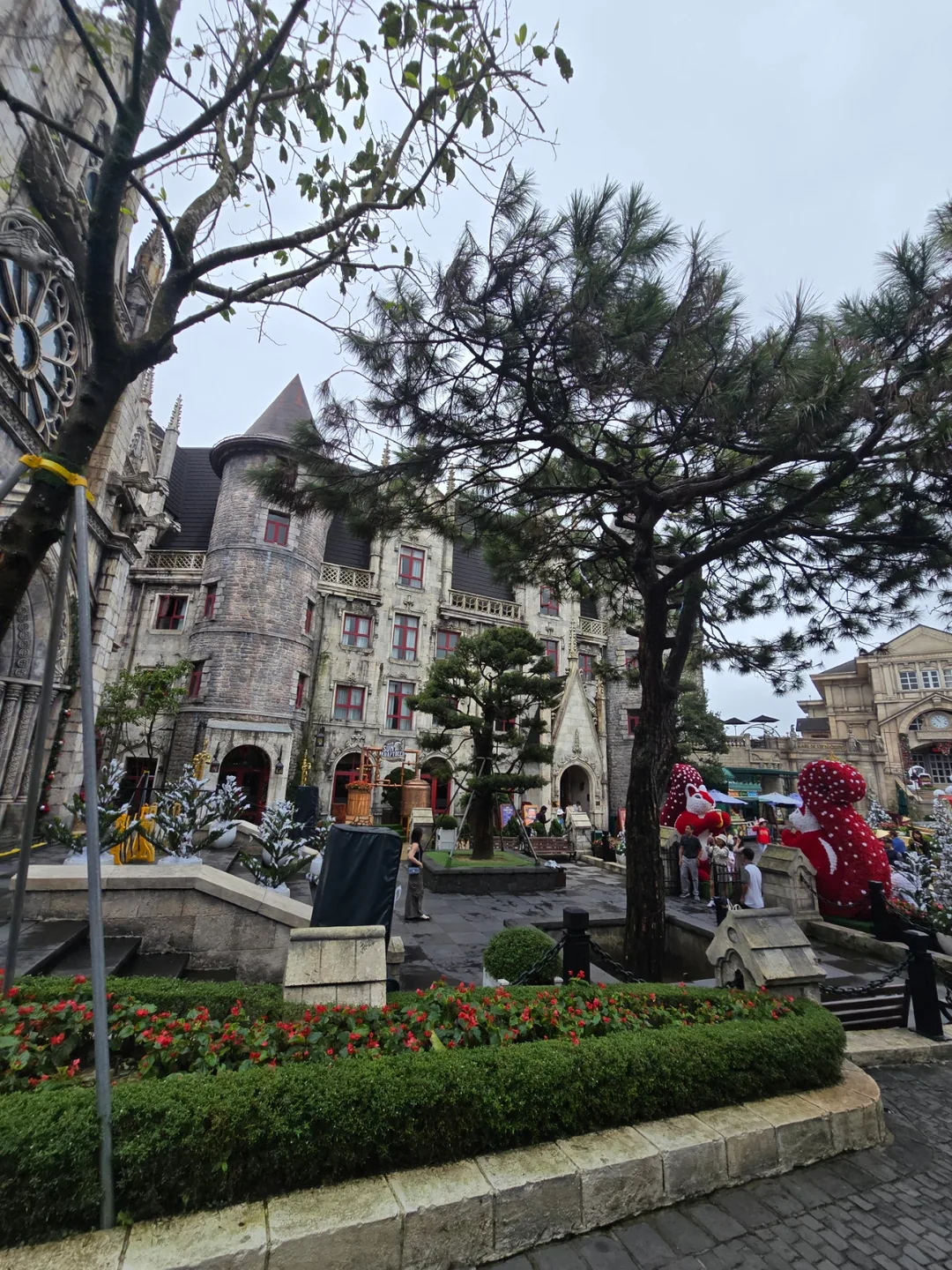 🐧🐧>> 🇻🇳 Nhật ký chuyến đi lần 4 (Du lịch cùng bố mẹ ở độ tuổi 80) 46 Cùng đi Bà Nà Hills ~ đến Cầu Vàng nào~