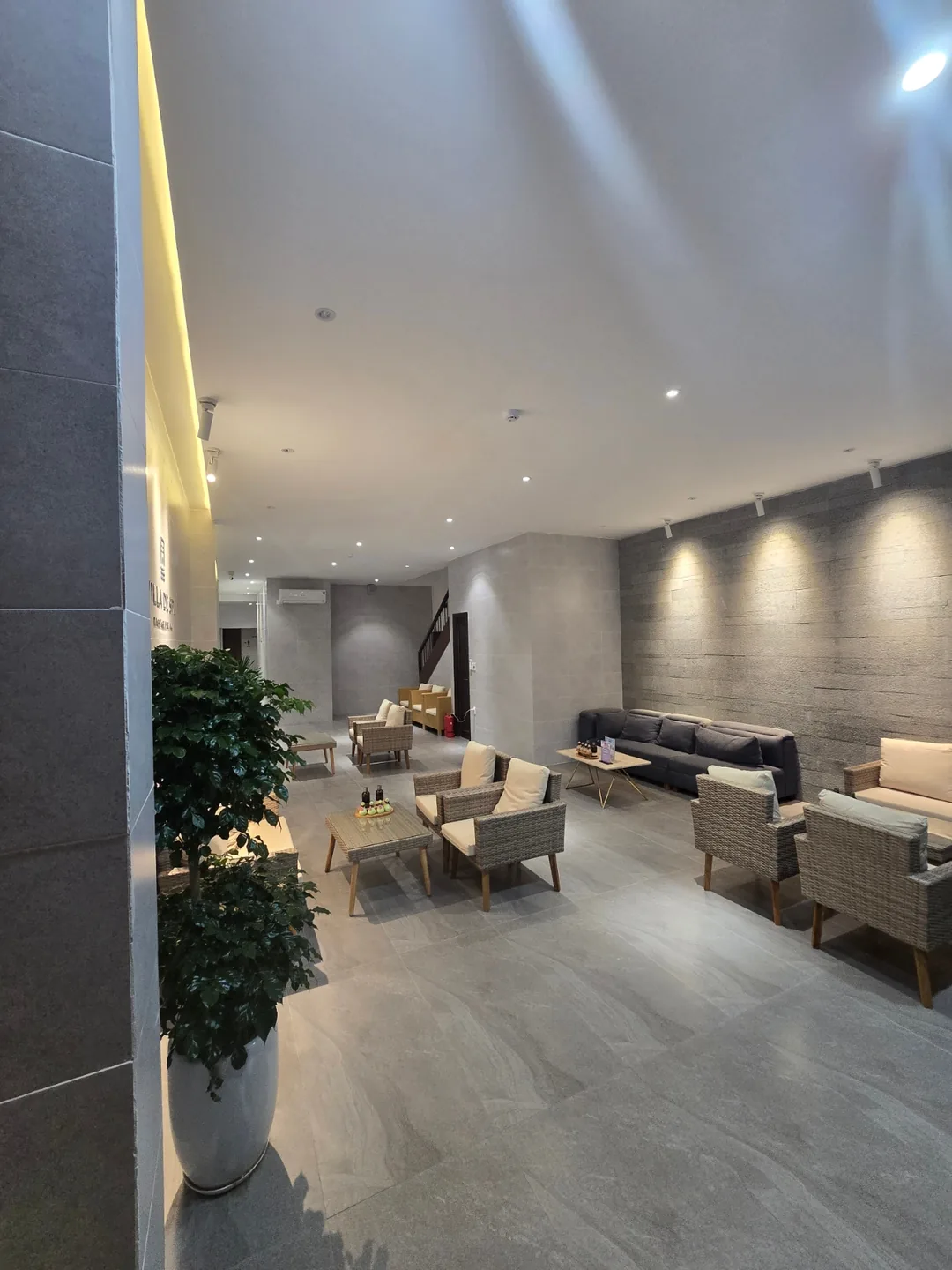 Chuyến du lịch Đà Nẵng cùng bố mẹ ngoài 80 tuổi — Villade Spa 🐧