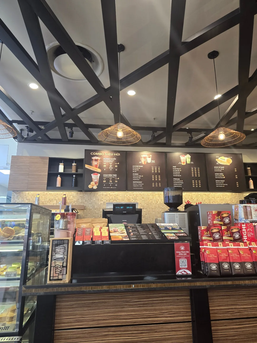 🐧🐧>>🇻🇳 Đánh giá ngày 4 (Đánh giá chuyến du lịch cùng bố mẹ ở độ tuổi 80) 54 Highland Coffee~ và thuê xe 12 tiếng kết thúc!