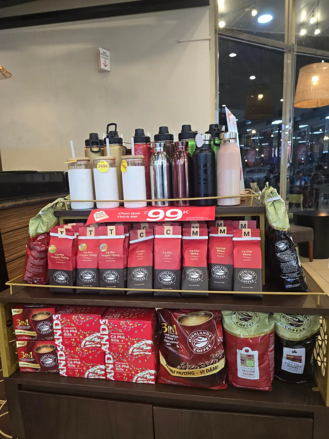 🐧🐧>>🇻🇳 Đánh giá ngày 4 (Đánh giá chuyến du lịch cùng bố mẹ ở độ tuổi 80) 54 Highland Coffee~ và thuê xe 12 tiếng kết thúc!