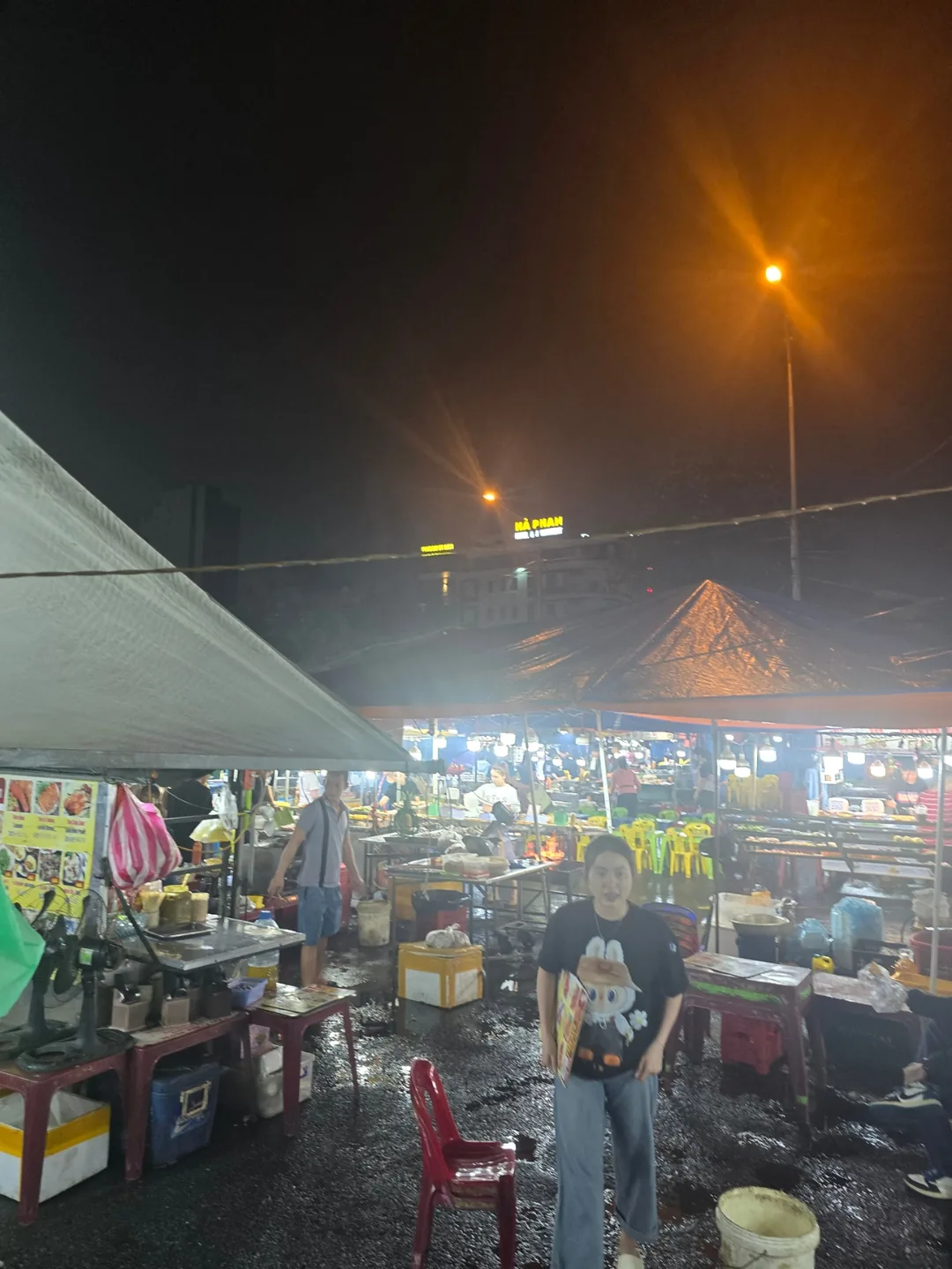 🐧🐧>>🇻🇳 Đánh giá phòng số 4 (Đánh giá chuyến du lịch cùng bố mẹ ở độ tuổi 80) 63 Mua sắm chợ đêm Sen Cha~