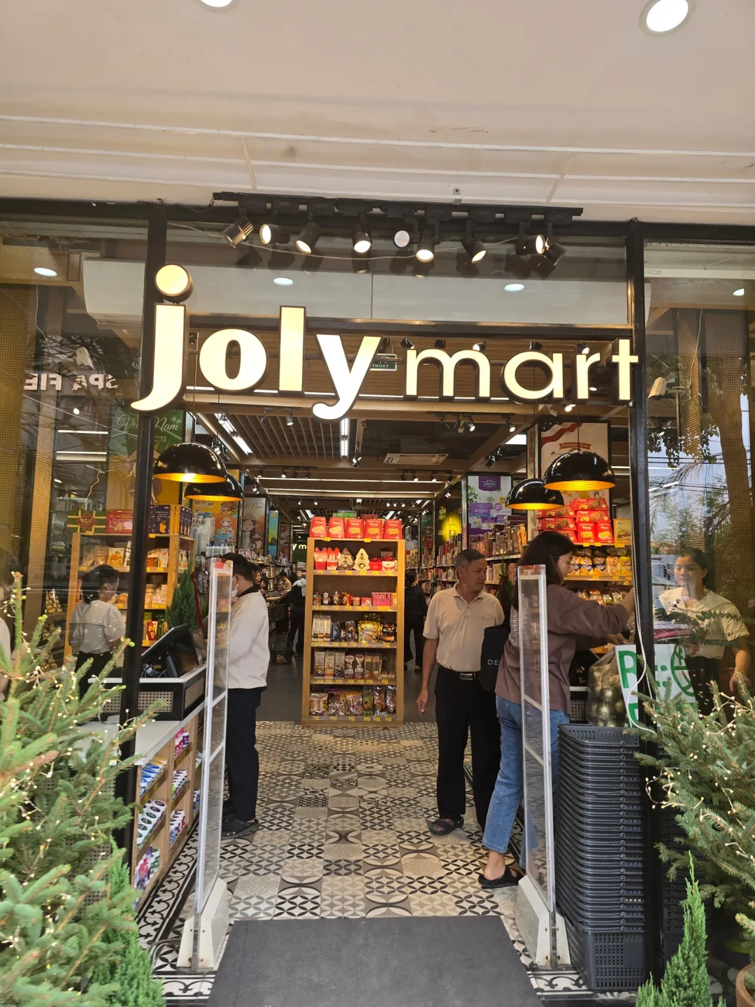 🐧🐧>>🇻🇳 Nhật ký ngày 4 (Nhật ký du lịch cùng bố mẹ ngoài 80 tuổi) 74 Mua sắm tại Jolly Mart~