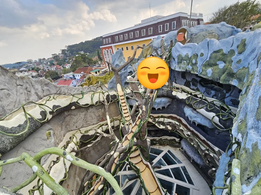 🐸🐸>> Biệt thự Hằng Nga Đà Lạt (Crazy House)