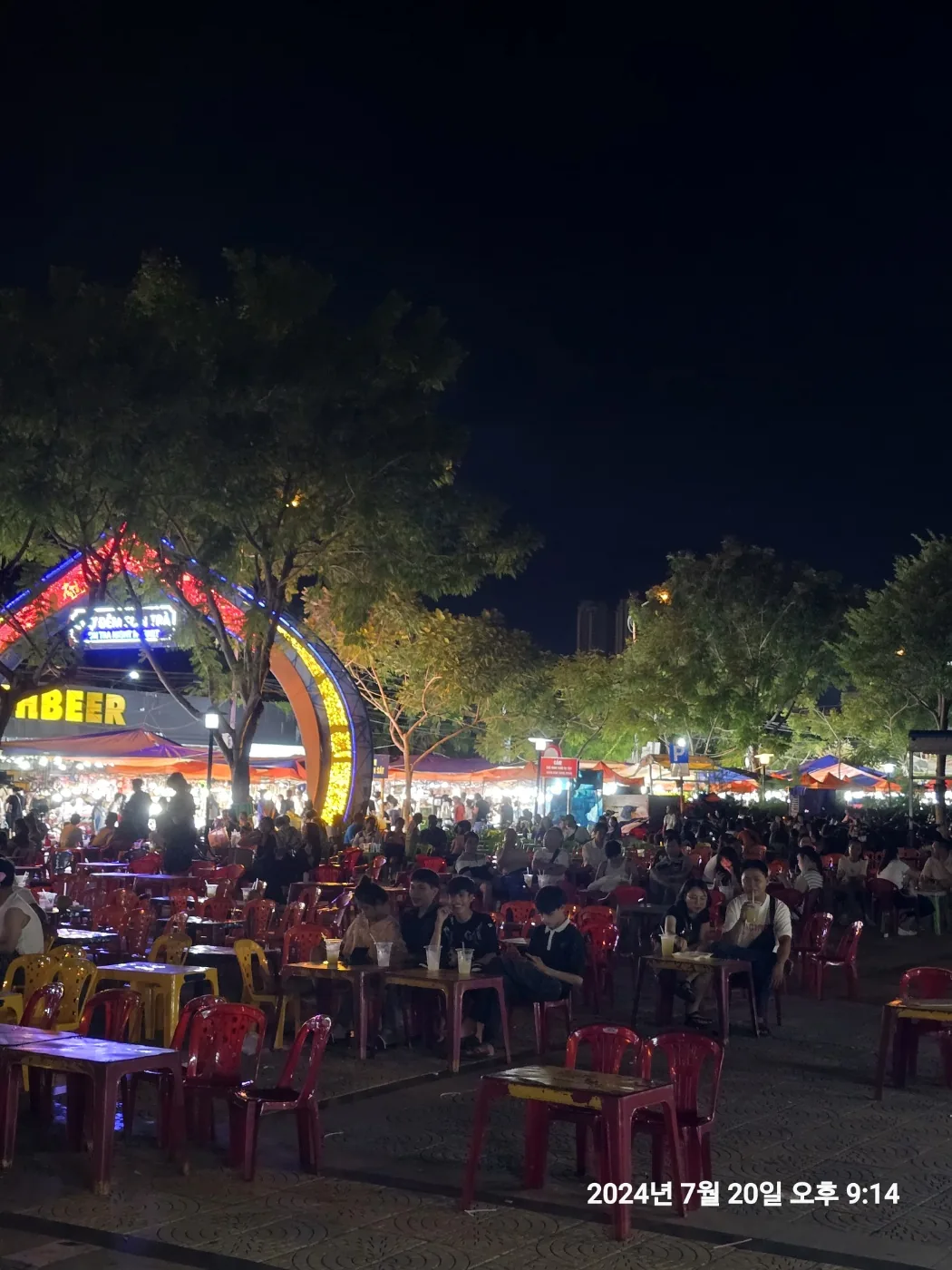 🐸🐸>> 🇻🇳Review: Bà cụ bán xoài xanh 20.000 đồng ở chợ Sinh Tài