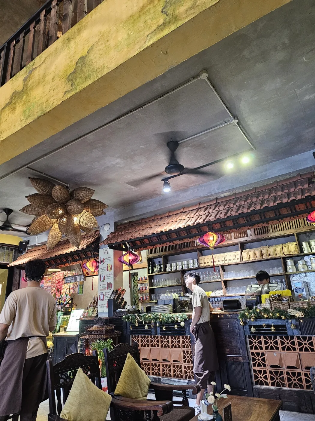 🐸🐸>> 🇻🇳Đánh giá cafe Uttique