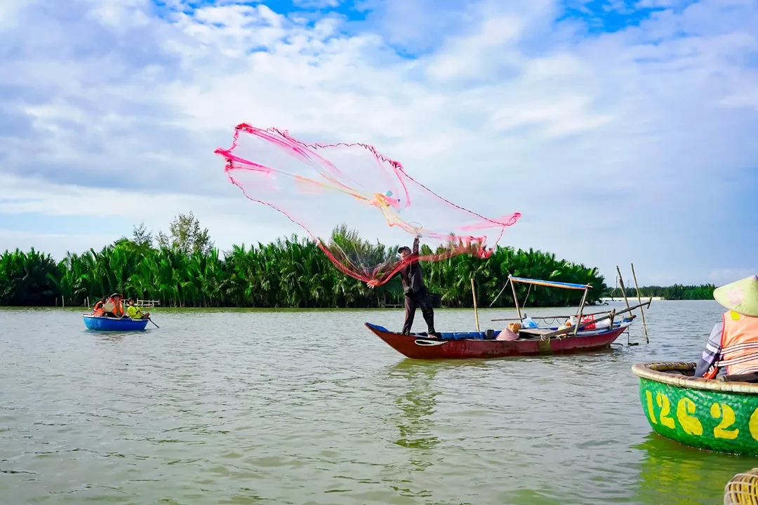 🐸🐸>> Đi thuyền thúng~ chụp được cả những bức ảnh tuyệt vời thế này!!!!