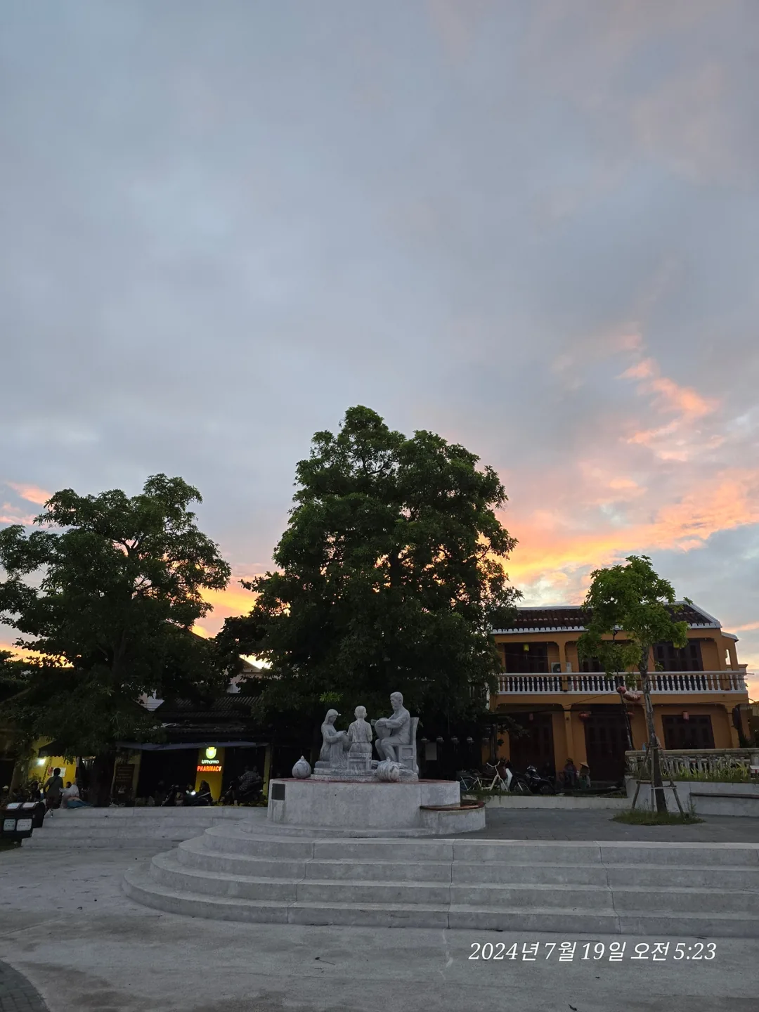 200🐸🐸>> 🇻🇳Review: coi chừng người này ở chợ sáng sớm Hội An