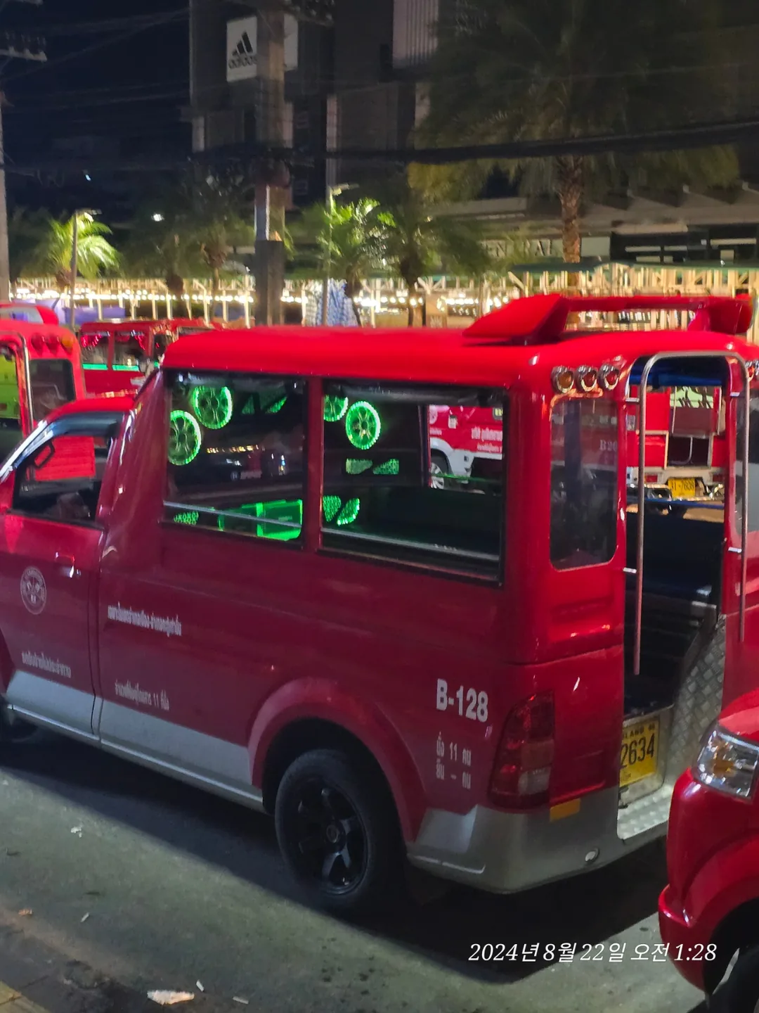 🐸🐸>> Bãi biển Patong Phuket~