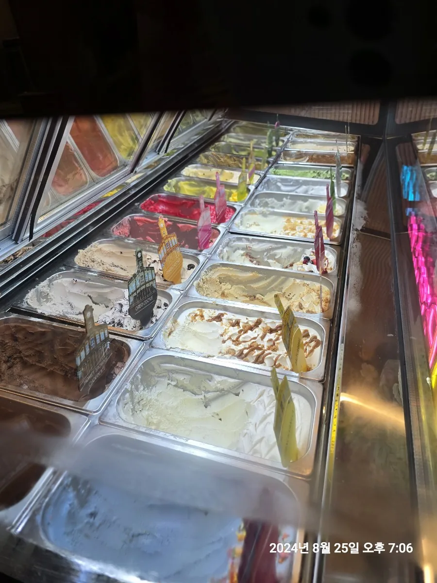 🐸🐸>> Quán gelato ngon? Phố cổ Phuket