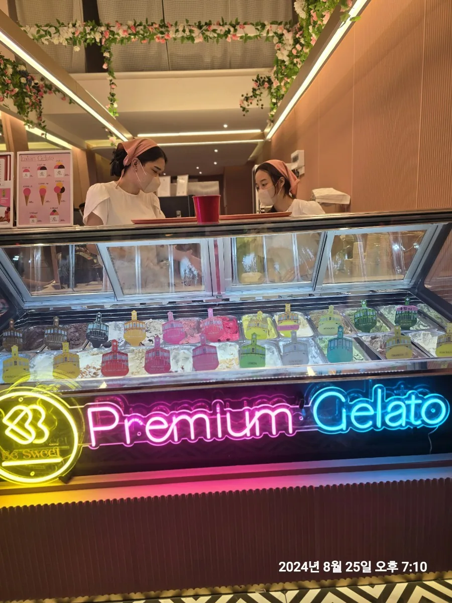 🐸🐸>> Quán gelato ngon? Phố cổ Phuket