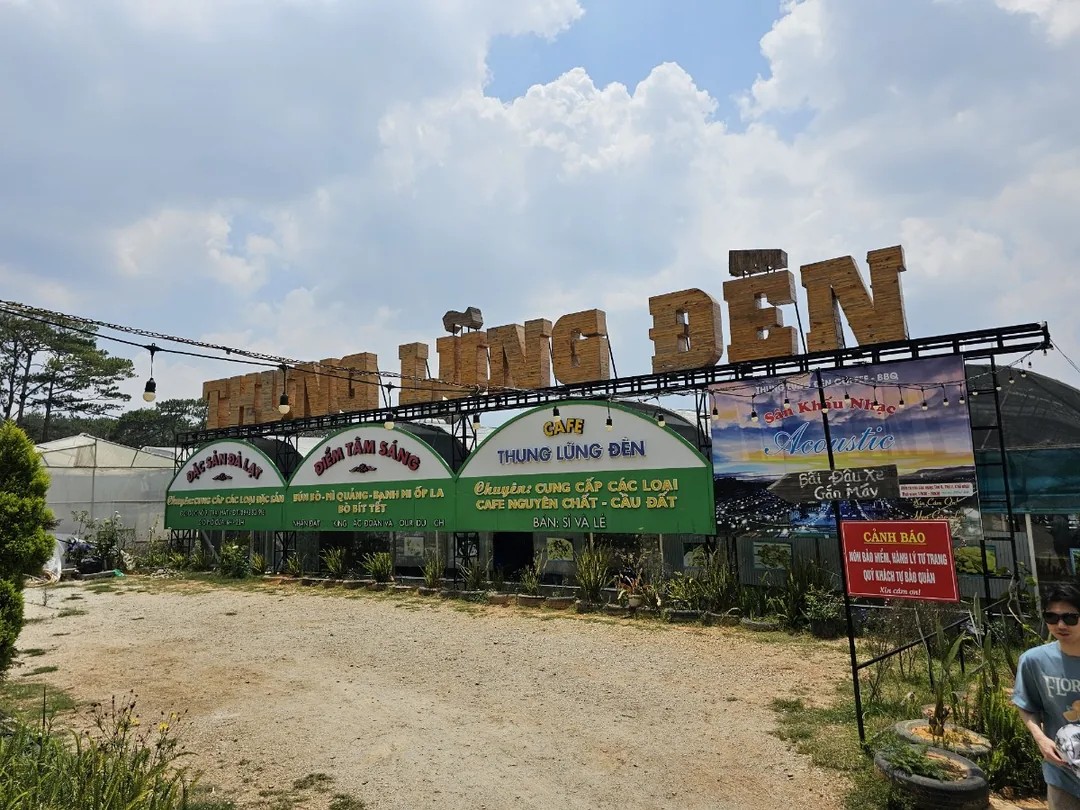 🐸🐸>> Quán cà phê Nấc Thang Lên Thiên Đường Đà Lạt.