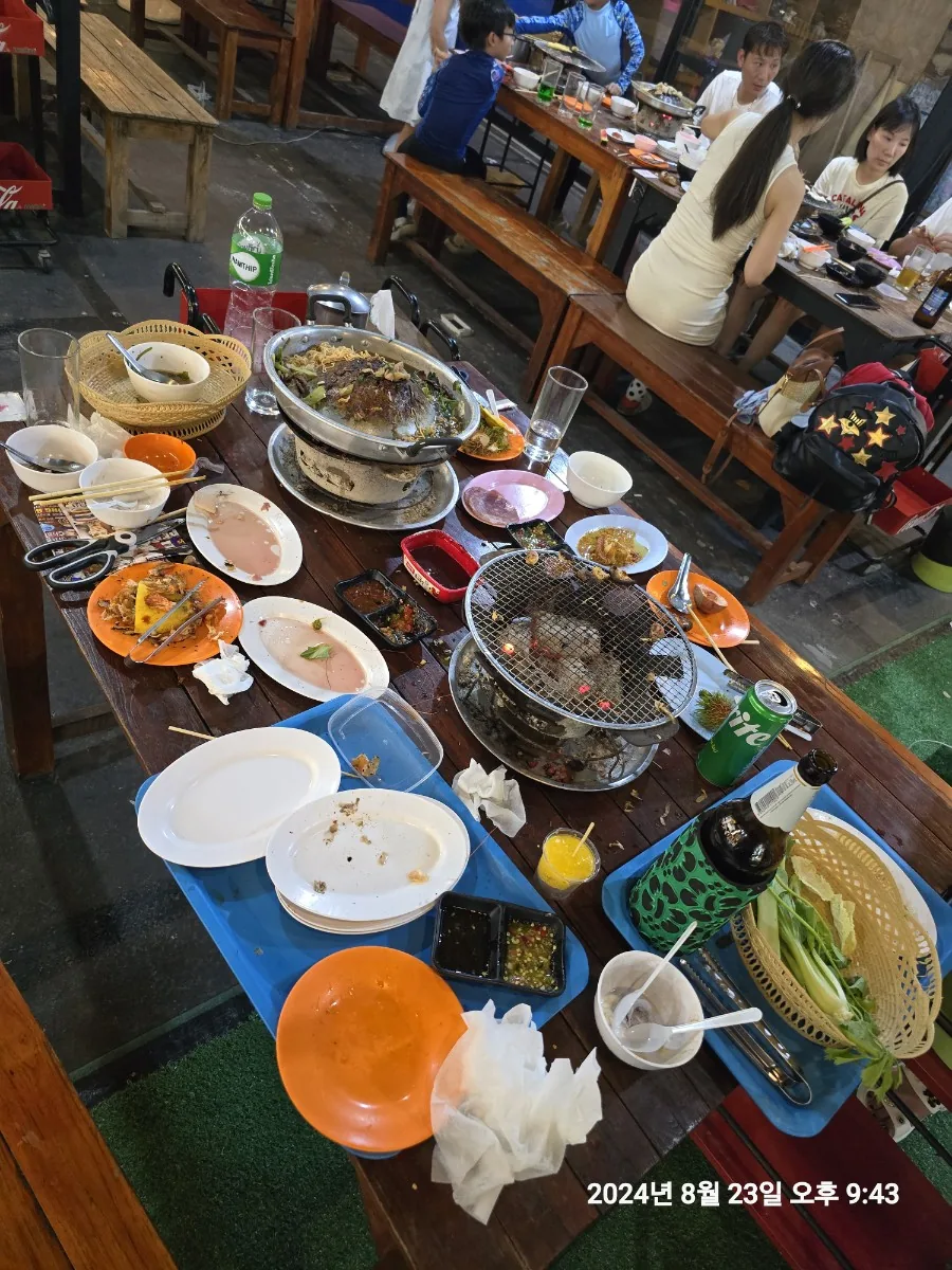 🐸🐸>> Lẩu Phuket Mookata hải sản buffet không giới hạn