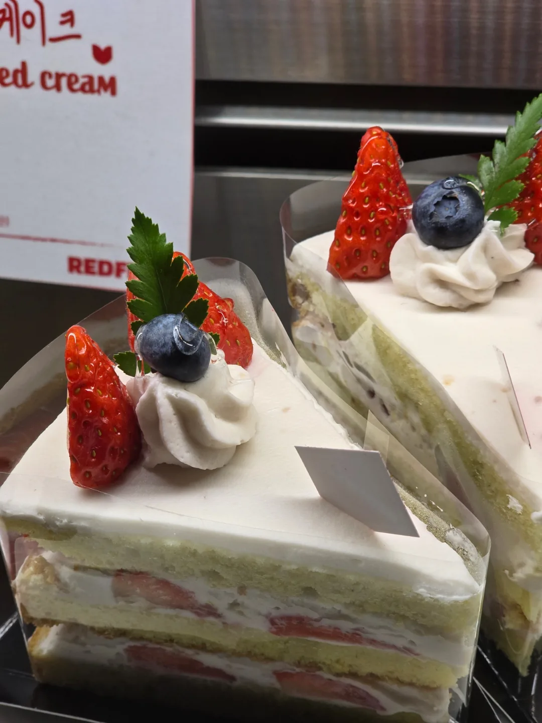 🪵>> (Du lịch) RED FIFE Quán cà phê lớn