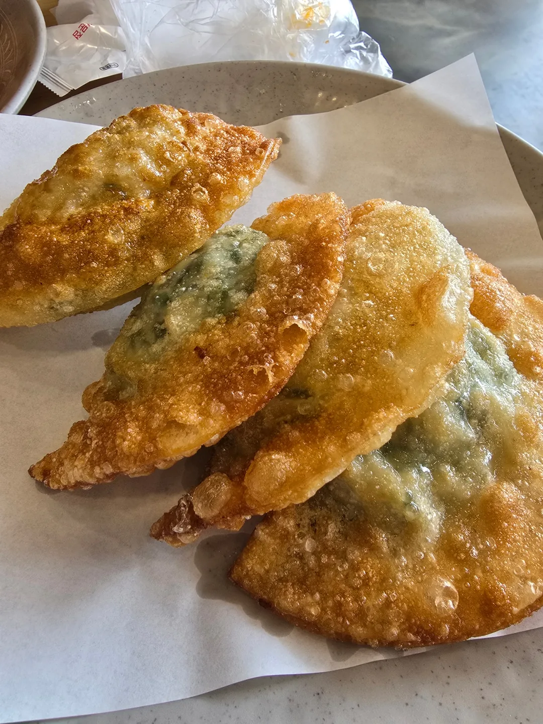 🪵>> (Du lịch) Bonga, quán lẩu mandu ngon