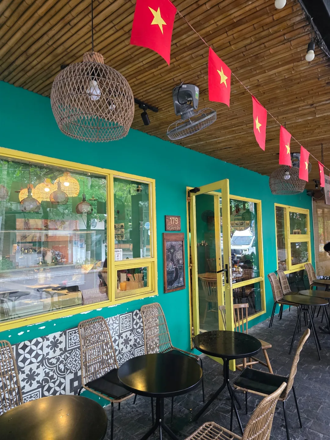 (Đánh giá) Nơi lần đầu đến chỉ mua mỗi bánh mì