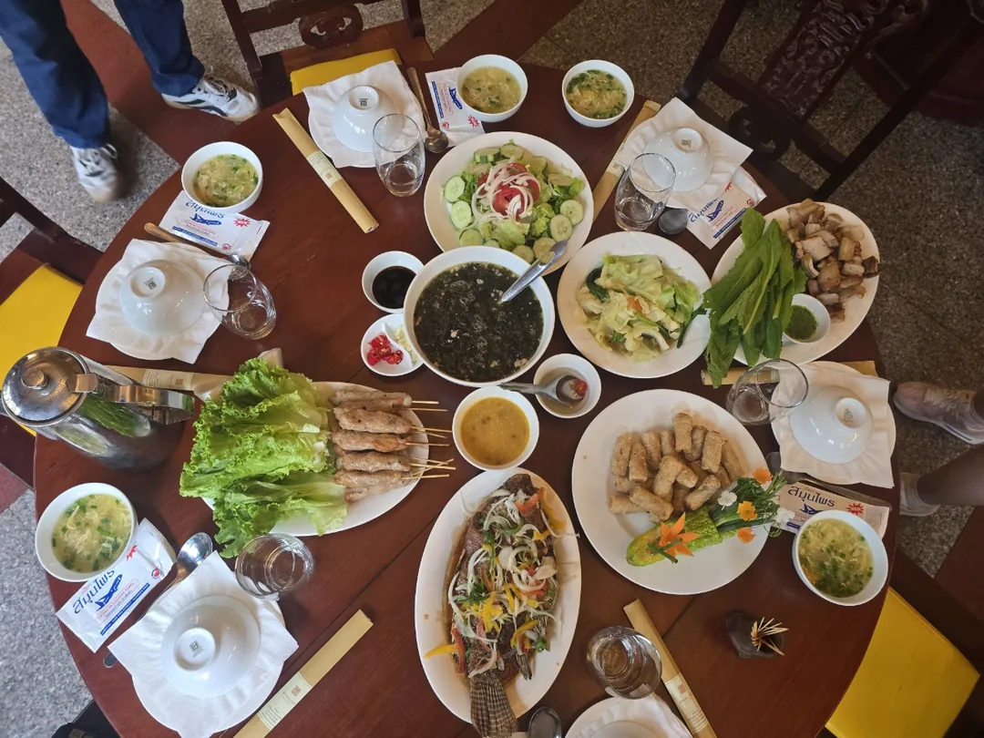 Đánh giá) Tour Huế 3 Bữa trưa