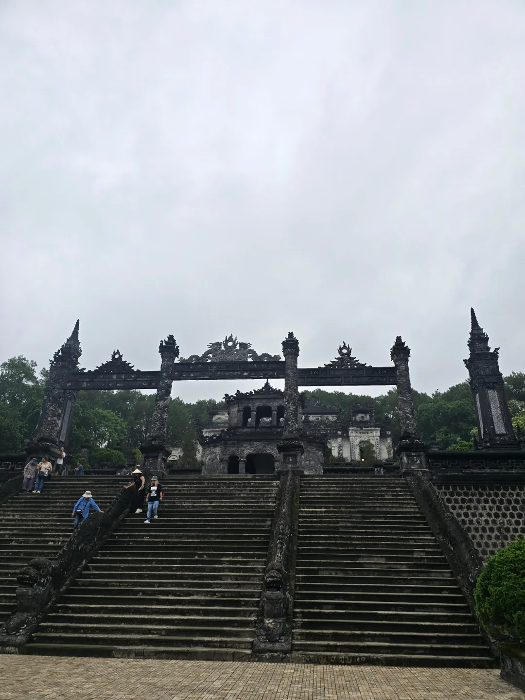 [Đánh giá] Tour Huế 5 - Chùa Thiên Mụ, Lăng vua Khải Định