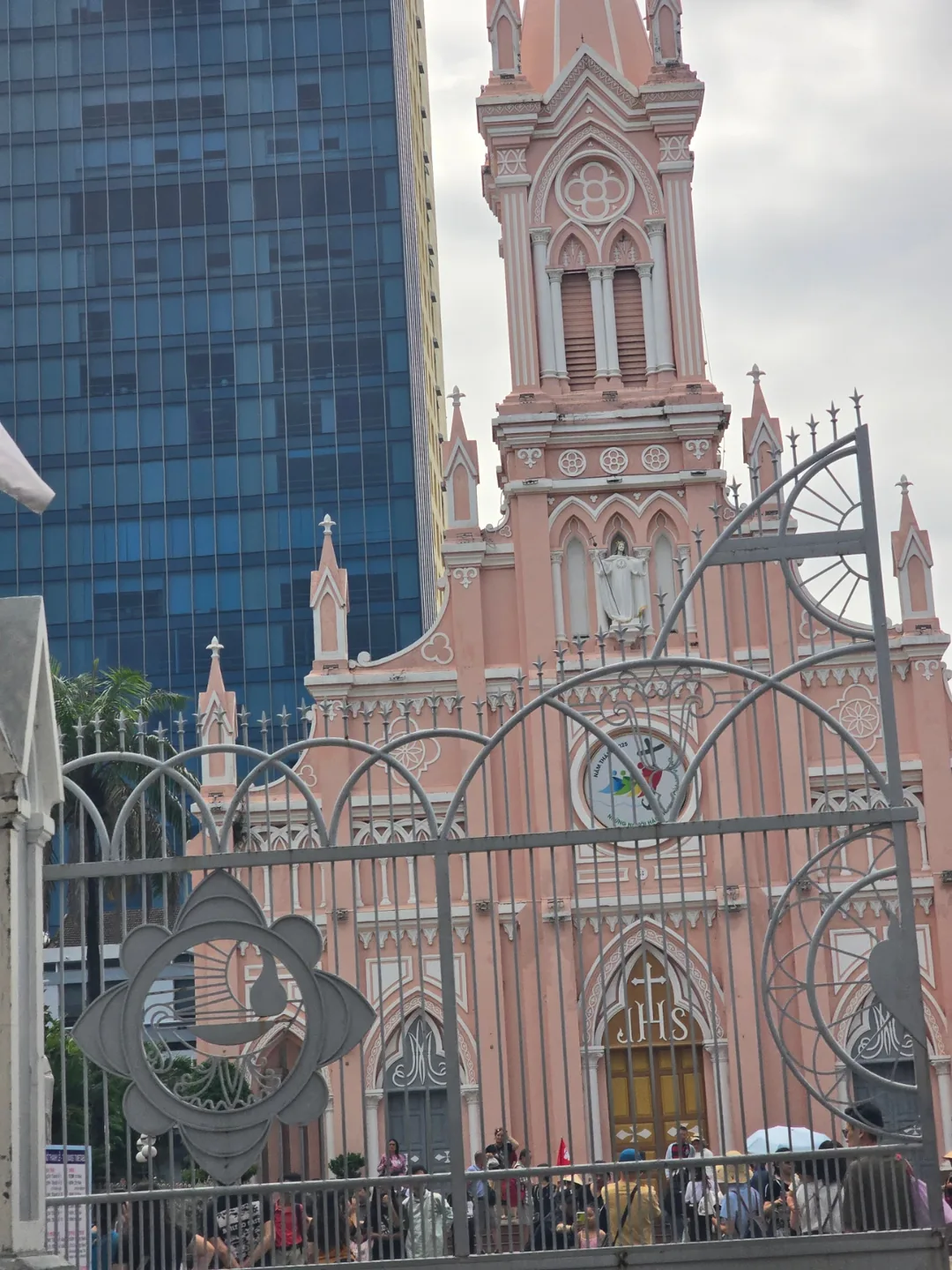 Đà Nẵng đúng là mát hơn Hàn Quốc!!! Đừng lo lắng về bão!! Quả nhiên fast track nhập cảnh là lựa chọn đúng đắn!!!