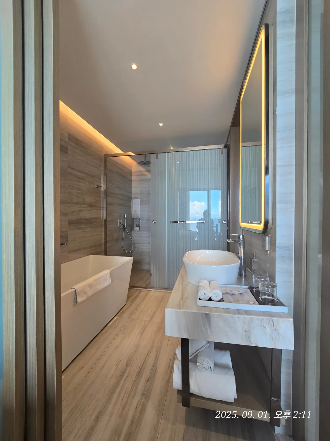 (🇻🇳chuyến đi thứ 6, 30/8~4/9) Nhật ký du lịch.. Nơi có thể nhìn thấy xa tận bãi biển An Bàng và cả bãi biển Cửa Đại từ Awaken
