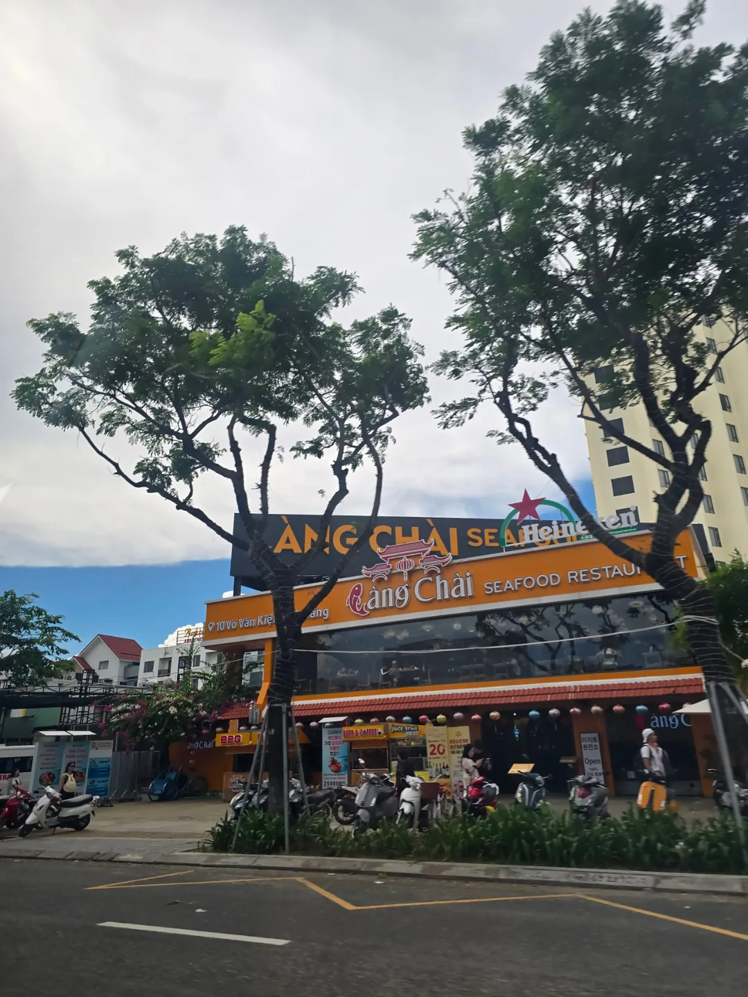(🇻🇳 6 người 30/8–4/9) Nhật ký du lịch.. Thuê xe 12 tiếng (Lotte Mart)