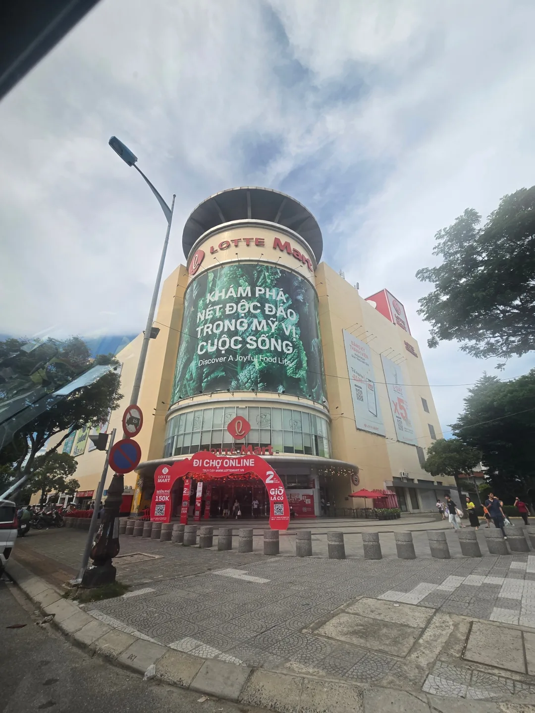 (🇻🇳 6 người 30/8–4/9) Nhật ký du lịch.. Thuê xe 12 tiếng (Lotte Mart)