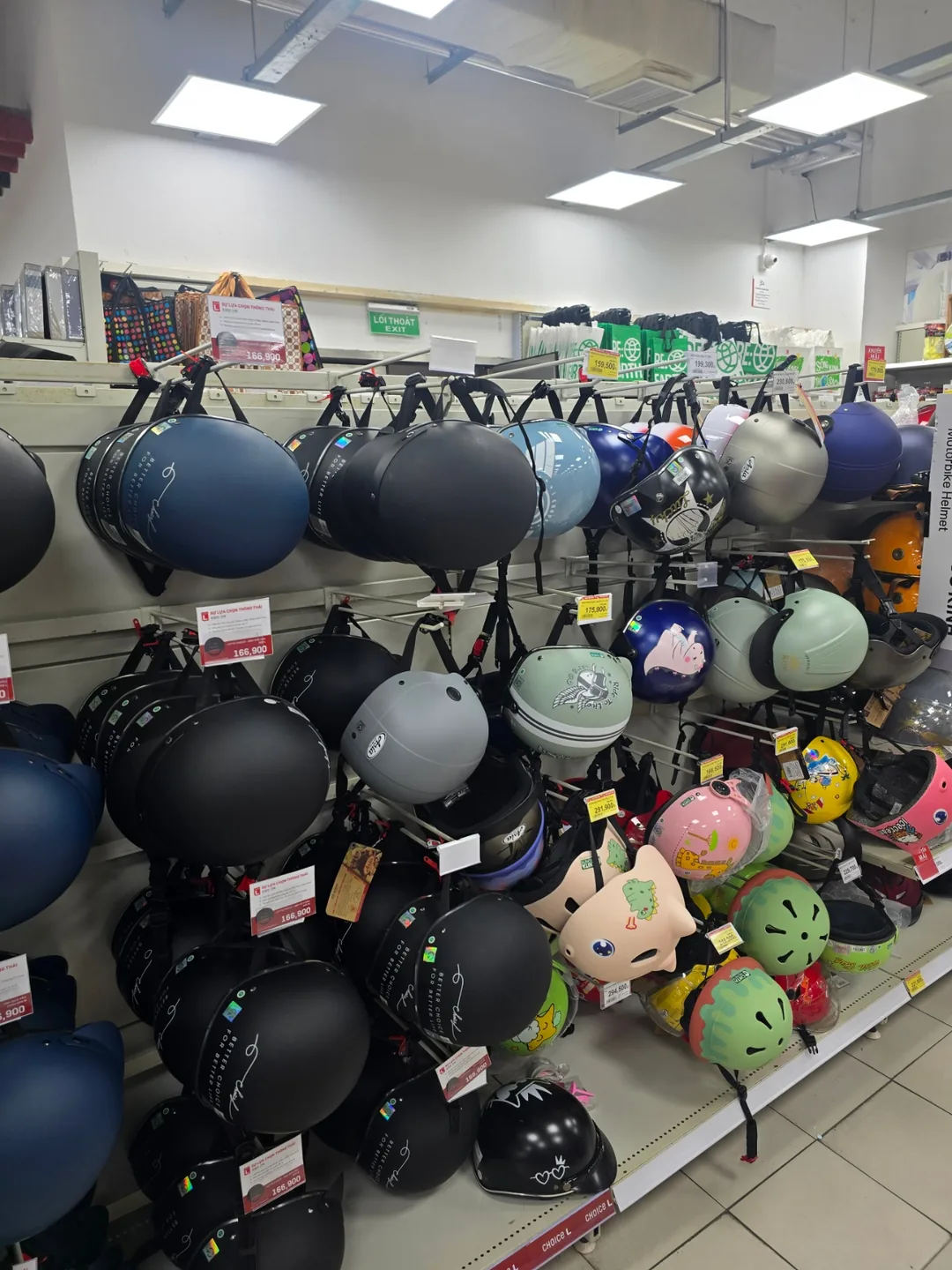 (🇻🇳 6 người 30/8–4/9) Nhật ký du lịch.. Thuê xe 12 tiếng (Lotte Mart)