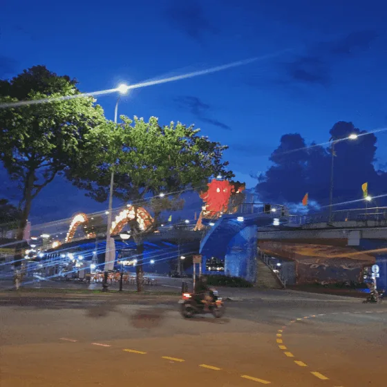 (🇻🇳 6 người, 30/8–4/9) Nhật ký du lịch.. Thuê xe 12 tiếng (Chợ đêm Sơn Trà mới)