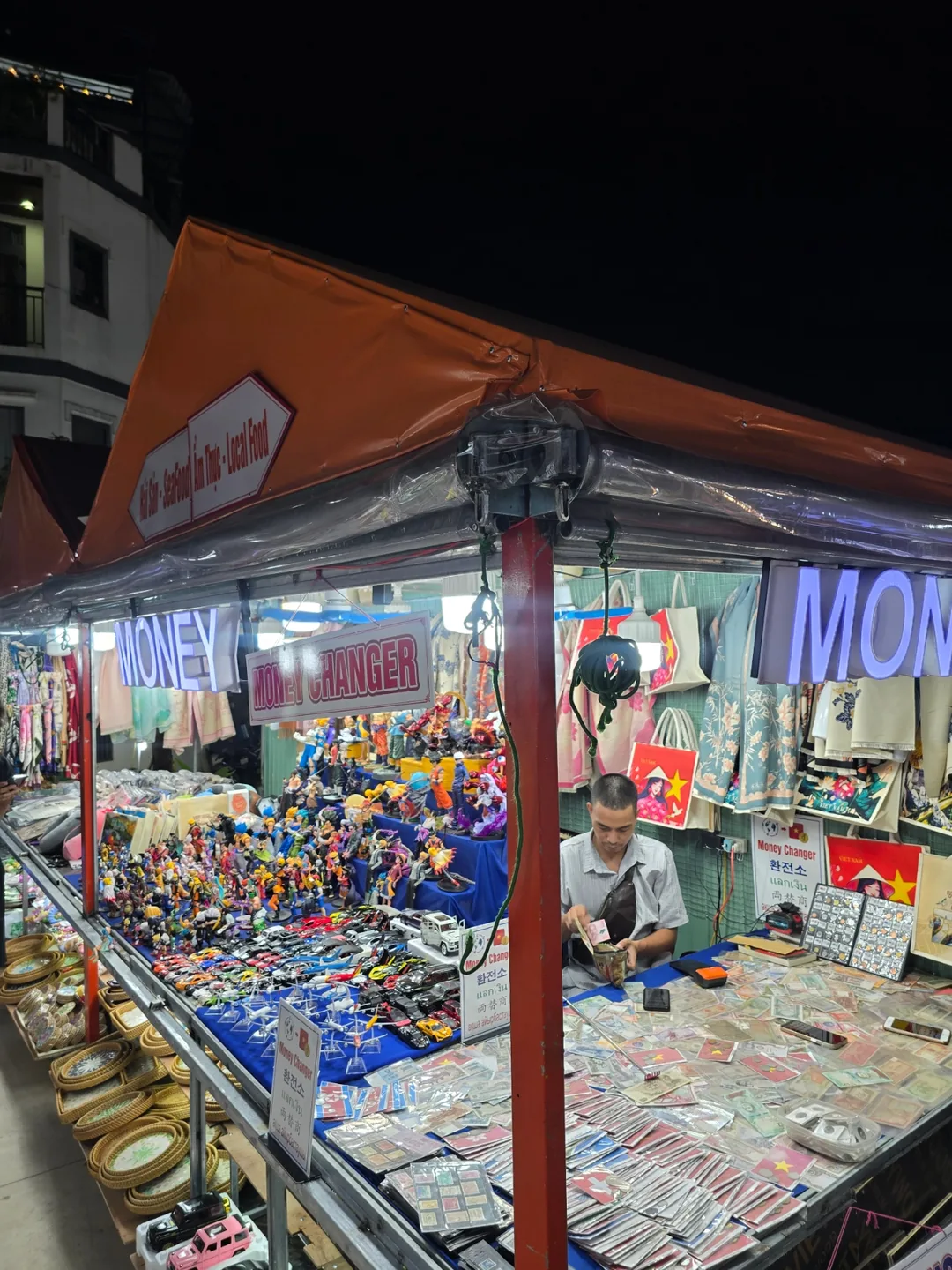 (🇻🇳 6 người, 30/8–4/9) Nhật ký du lịch.. Thuê xe 12 tiếng (Chợ đêm Sơn Trà mới)