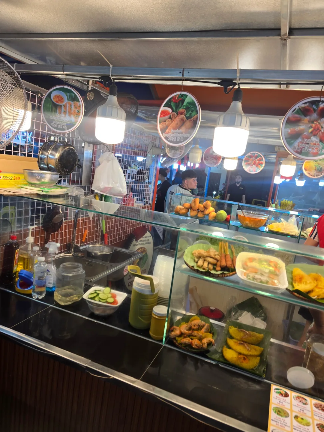 (🇻🇳 6 người, 30/8–4/9) Nhật ký du lịch.. Thuê xe 12 tiếng (Chợ đêm Sơn Trà mới)