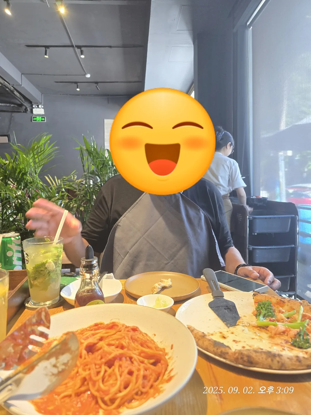 (🇻🇳 phòng 6 người, 30/8 – 4/9) Nhật ký du lịch.. Pizza 4P's