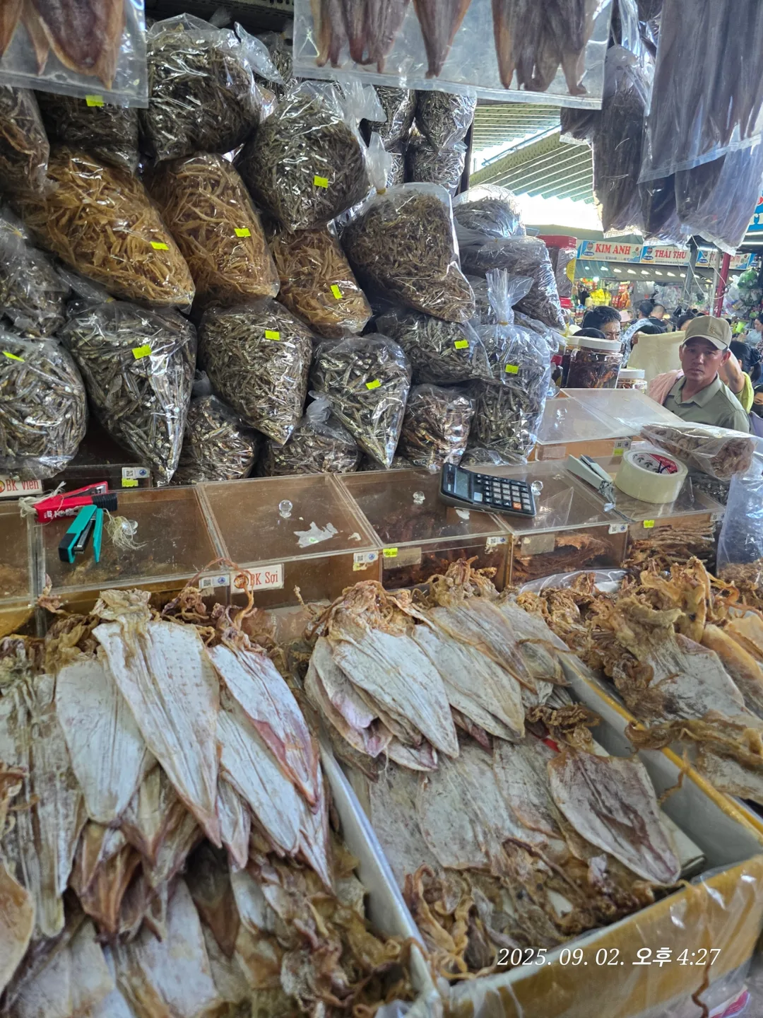 (🇻🇳phòng 6, 30/8~4/9) nhật ký du lịch.. săn đồ si ở chợ Kon